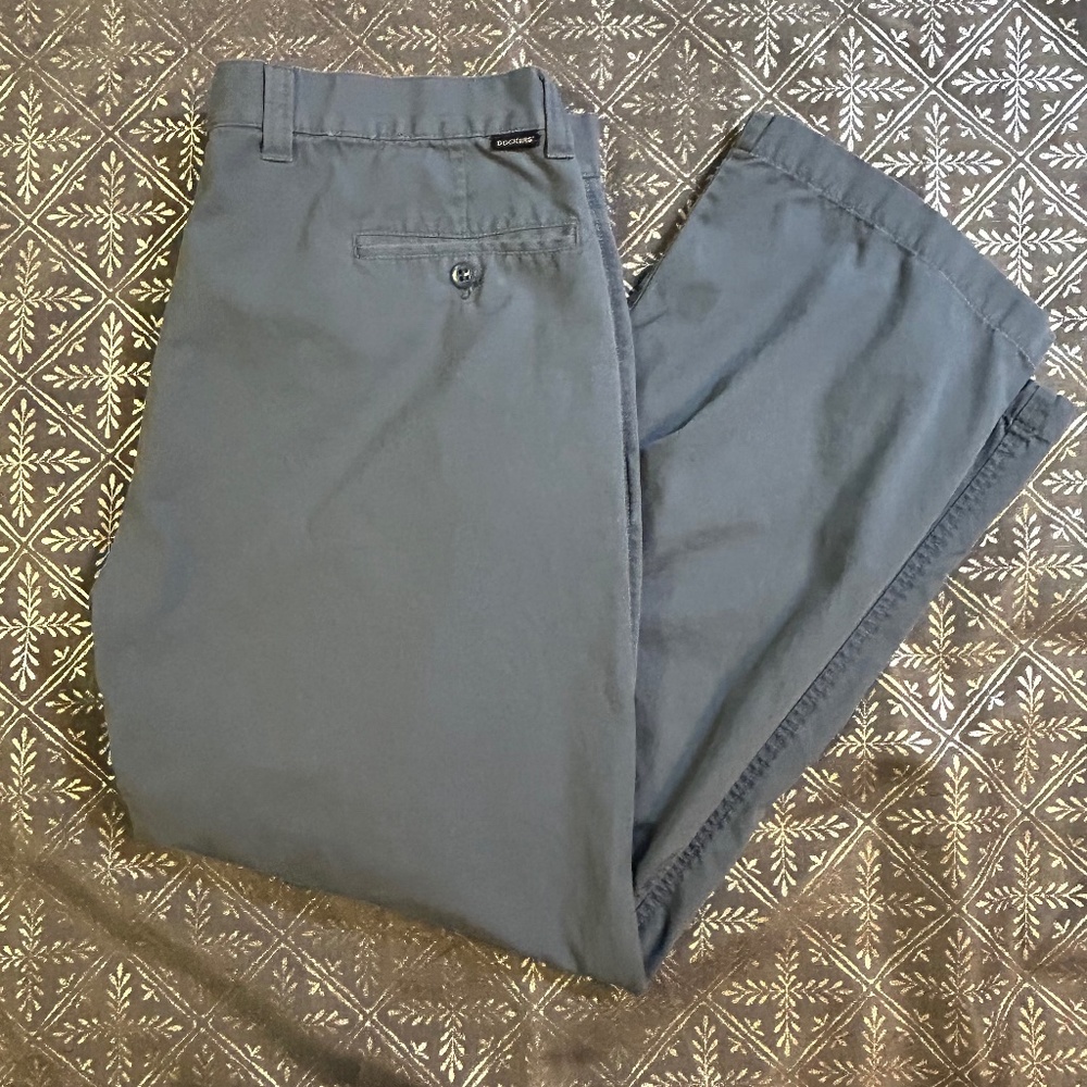 Dockers Flat Front Chinos Men's Tag Size W30 L27 Pale Blue Straight Leg Khakis